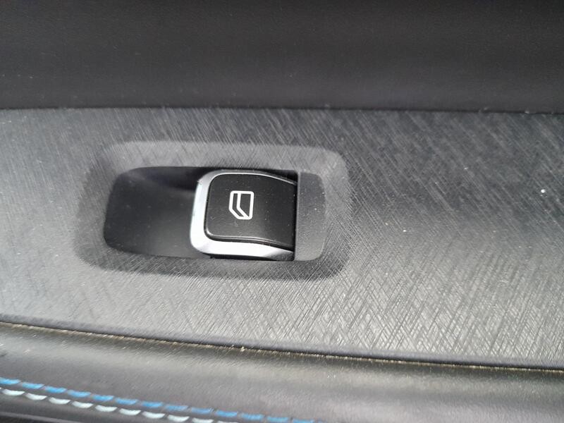 Recambio de mando elevalunas trasero derecho para lynk & co 01 phev referencia OEM IAM 8888778677  