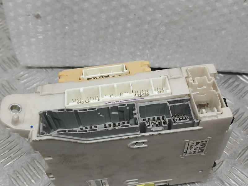 Recambio de caja reles / fusibles para lexus is200 (ds2/is2) 250 v6 referencia OEM IAM 8273053020 6D040074 