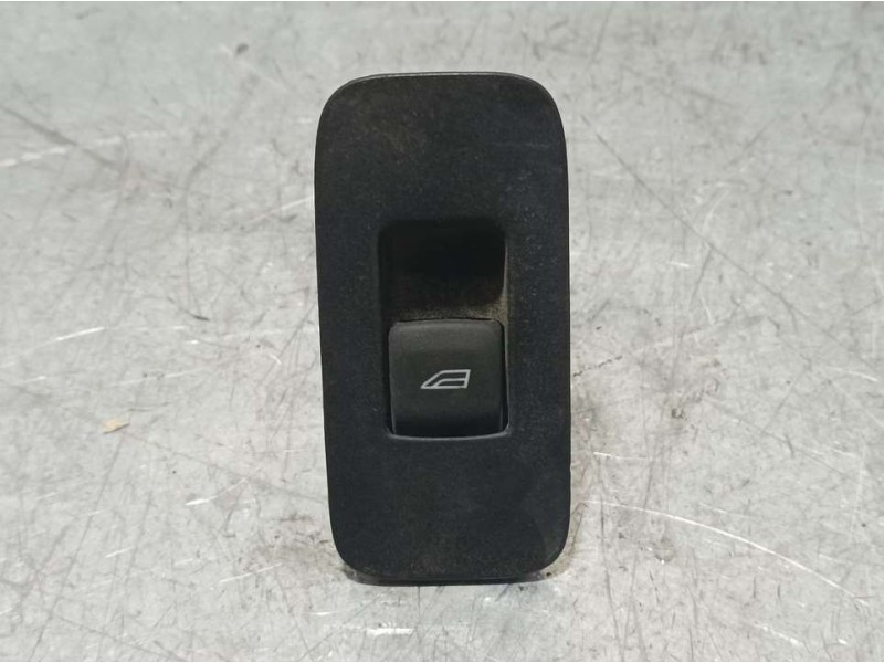 Recambio de mando elevalunas trasero izquierdo para volvo v40 cross country momentum referencia OEM IAM 31394840  