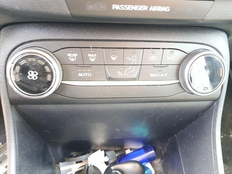 Recambio de mando climatizador para ford fiesta vii (hj, hf) 1.0 ecoboost referencia OEM IAM 2681694  