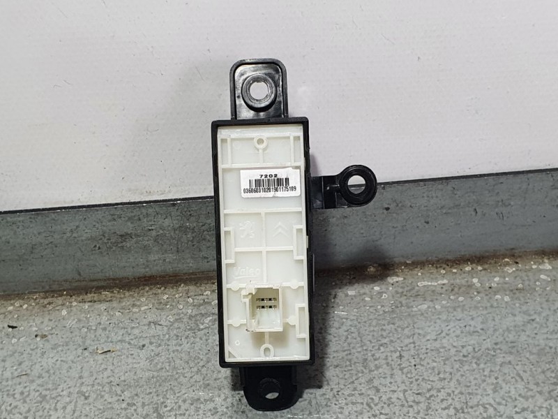 Recambio de mando multifuncion para citroën c-elysée shine referencia OEM IAM 98187373ZD  