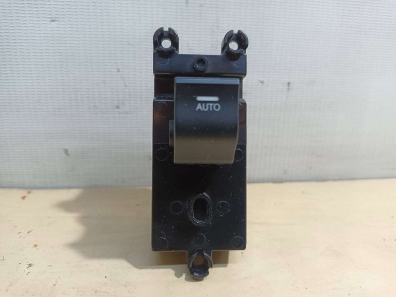 Recambio de mando elevalunas trasero derecho para hyundai i40 style blue referencia OEM IAM 935803Z0504X 39R5251000 