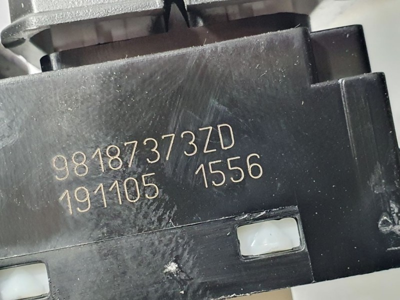 Recambio de mando multifuncion para citroën c-elysée shine referencia OEM IAM 98187373ZD  