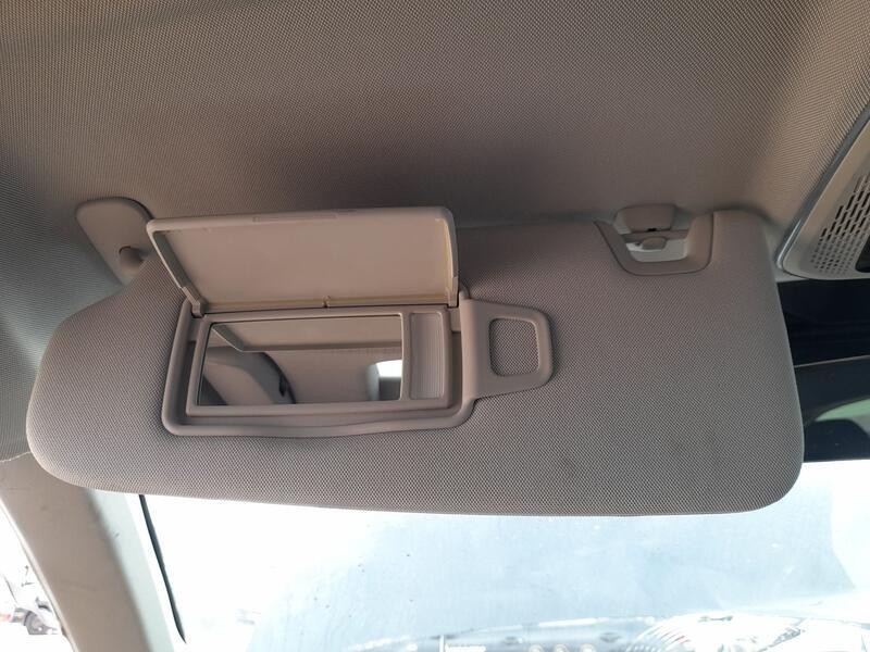 Recambio de parasol izquierdo para lynk & co 01 phev referencia OEM IAM 8888888115  