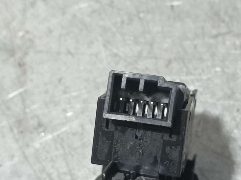 Recambio de mando elevalunas trasero izquierdo para volvo v40 cross country momentum referencia OEM IAM 31394840  