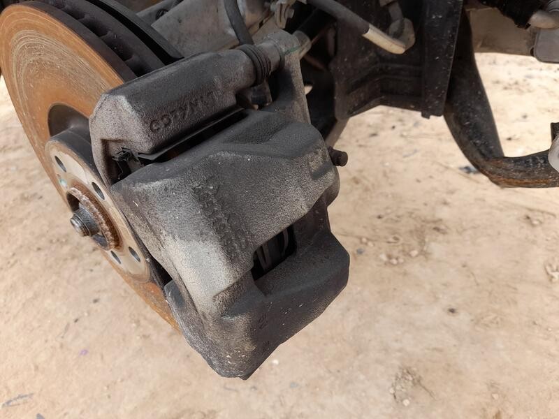 Recambio de pinza freno delantera derecha para lynk & co 01 phev referencia OEM IAM 8891569324  