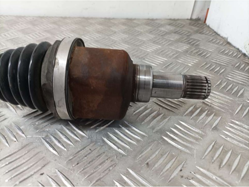 Recambio de transmision delantera izquierda para ford fiesta (ccn) ambiente referencia OEM IAM 8V513B437CC  