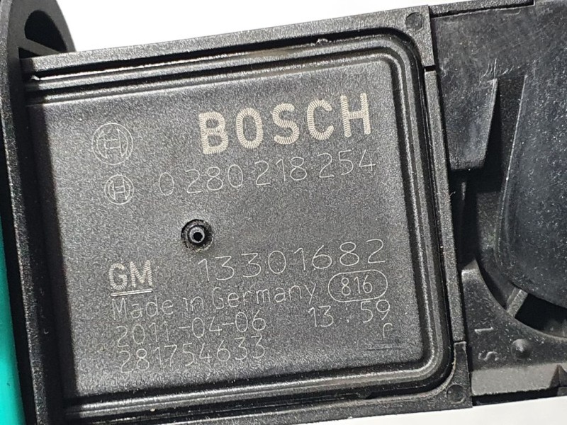 Recambio de caudalimetro para opel astra j lim. sport referencia OEM IAM 1301682 0280218254 BOSCH