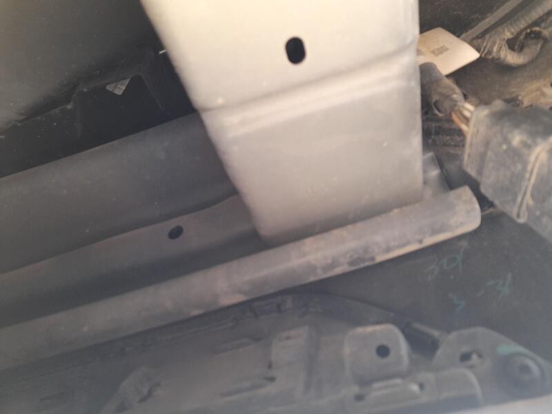 Recambio de refuerzo paragolpes trasero para lynk & co 01 phev referencia OEM IAM 8889896729  