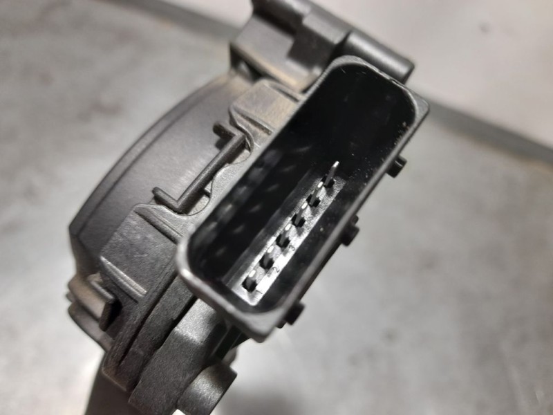 Recambio de pedal acelerador para opel astra j lim. expression referencia OEM IAM 13252702  6 PINES