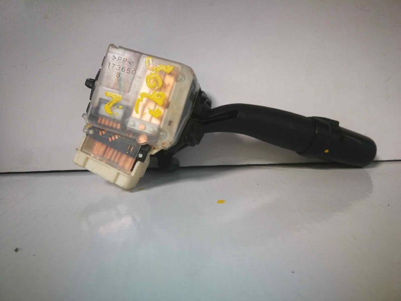 Recambio de mando luces para toyota avensis berlina (t25) 2.2 d-4d sol berlina (5-ptas.) referencia OEM IAM 173795  