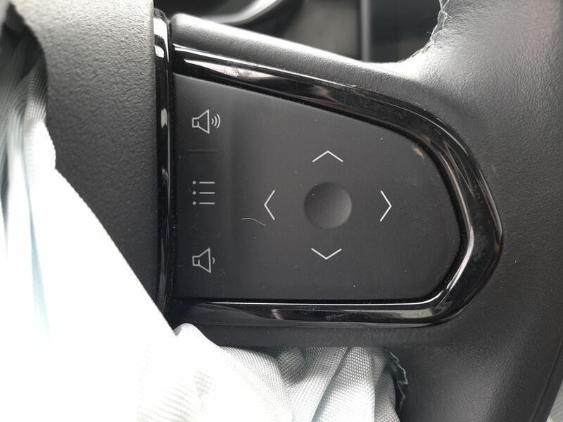 Recambio de volante para lynk & co 01 phev referencia OEM IAM 8891726132  