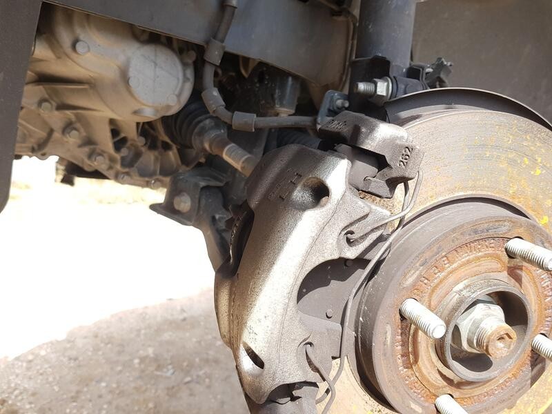 Recambio de pinza freno delantera izquierda para ford fiesta vii (hj, hf) 1.0 ecoboost referencia OEM IAM 2095064  