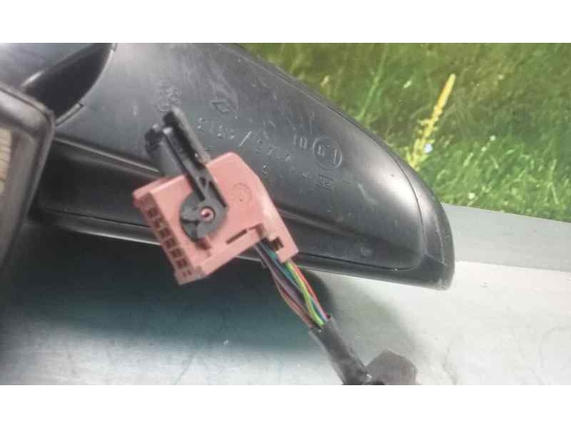 Recambio de retrovisor izquierdo para peugeot 407 st sport pack referencia OEM IAM 96456984XT  ELECTRICO 7 CABLES