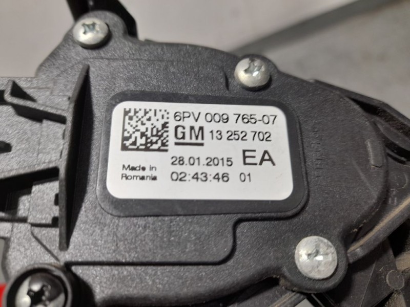 Recambio de pedal acelerador para opel astra j lim. expression referencia OEM IAM 13252702  6 PINES