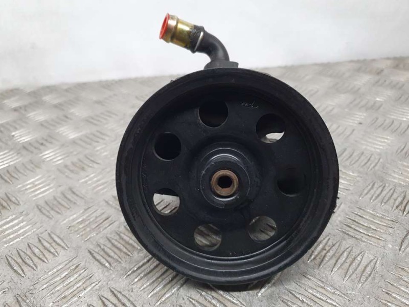 Recambio de bomba direccion para ford focus berlina (cak) ambiente referencia OEM IAM 4CB2603  
