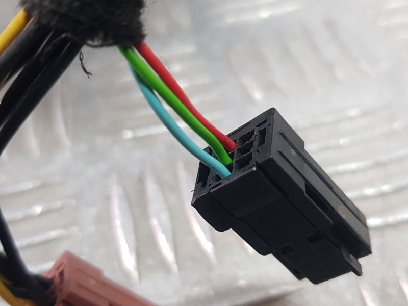 Recambio de retrovisor derecho para peugeot 208 style referencia OEM IAM 232673078 2 CLAVIJA DE 3 Y 6 CABLES ELECTRICO