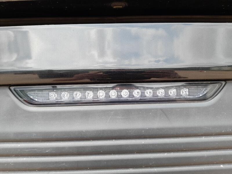 Recambio de piloto trasero central para lynk & co 01 phev referencia OEM IAM 8888295079 PARAGOLPES LED 