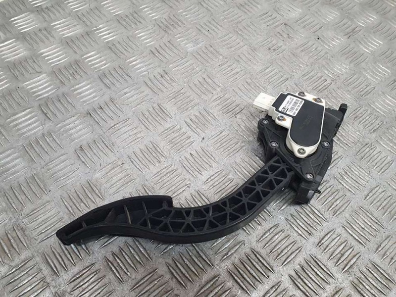 Recambio de potenciometro pedal para opel karl edition referencia OEM IAM 95352200  