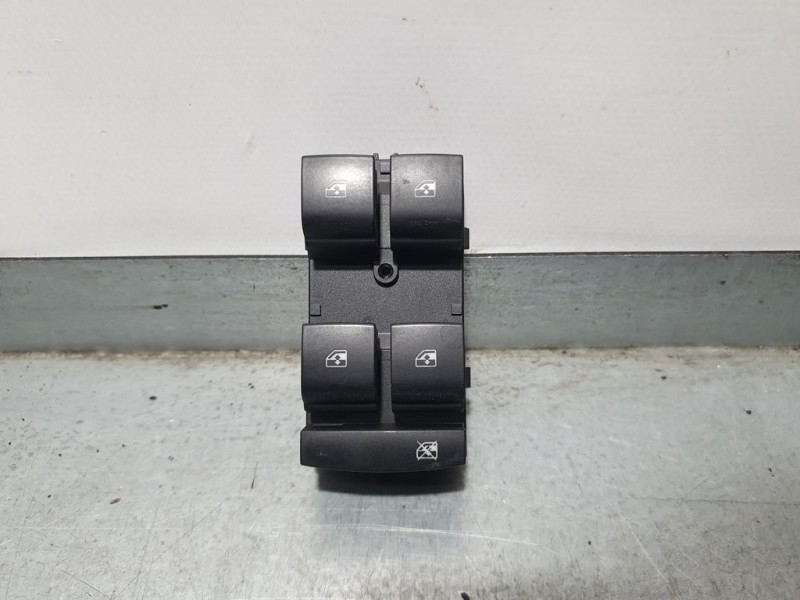 Recambio de mando elevalunas delantero izquierdo para opel astra j lim. sport referencia OEM IAM 13305011  