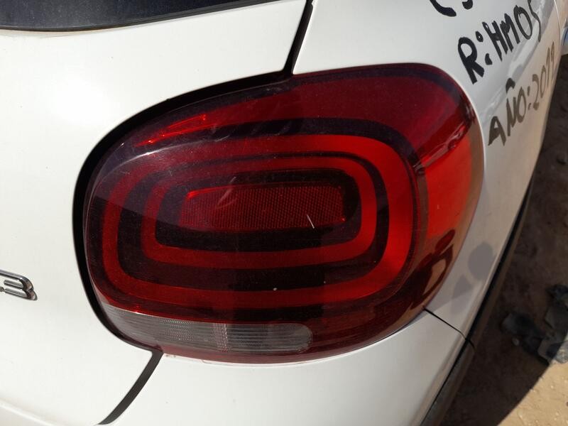 Recambio de piloto trasero derecho para citroën c3 iii (sx) 1.2 vti 82 referencia OEM IAM 9812257480  