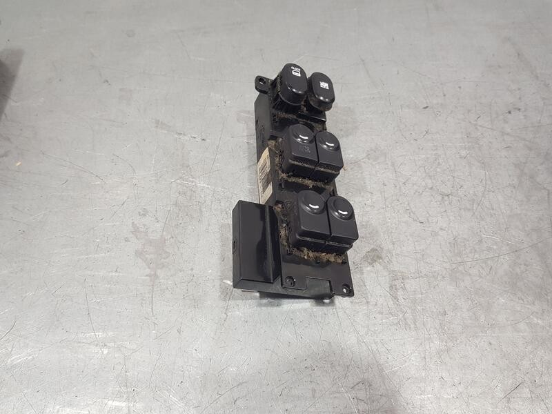 Recambio de mando elevalunas delantero izquierdo para hyundai i30 classic referencia OEM IAM 935702L010  