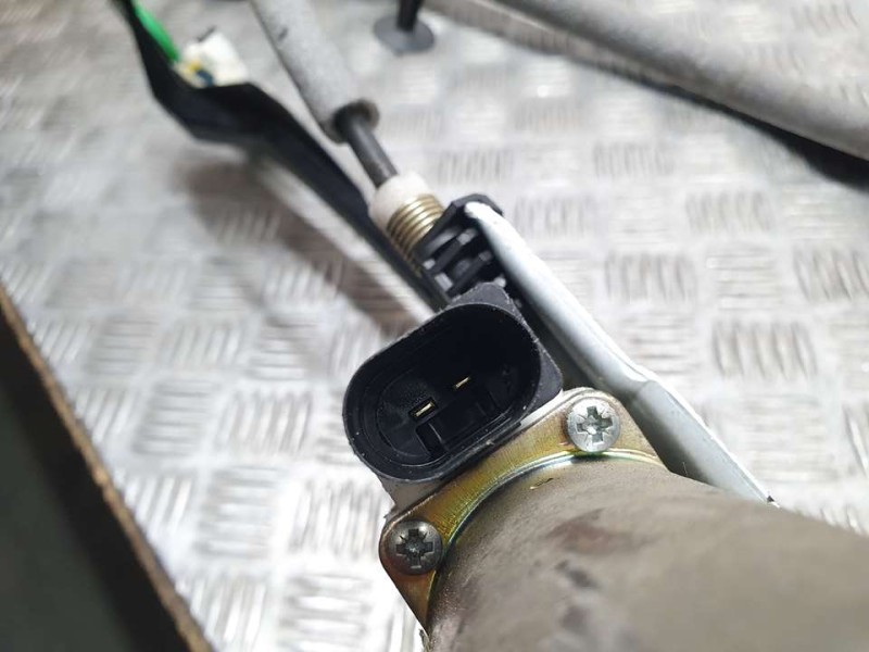 Recambio de elevalunas delantero derecho para ford focus berlina (cak) ambiente referencia OEM IAM XS4123200  ELECTRICO 2 PINES