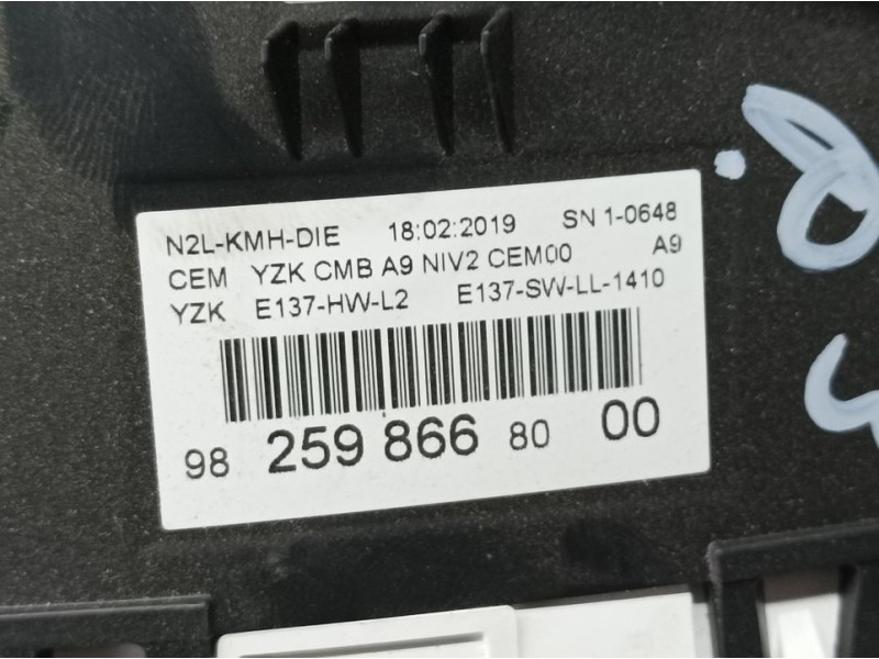 Recambio de cuadro instrumentos para peugeot 2008 (--.2013) signature 1.5 hdi 100 cv referencia OEM IAM 9825986680  