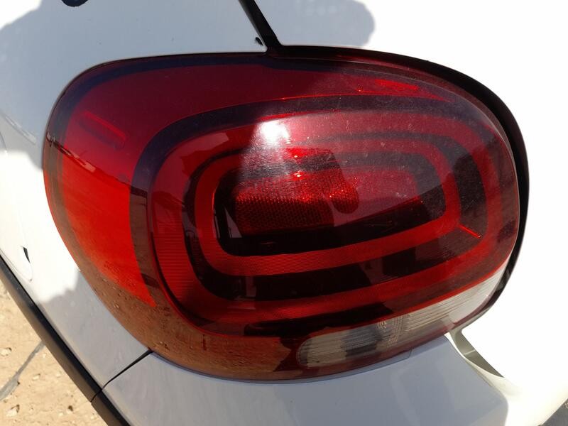 Recambio de piloto trasero izquierdo para citroën c3 iii (sx) 1.2 vti 82 referencia OEM IAM 9812257580  