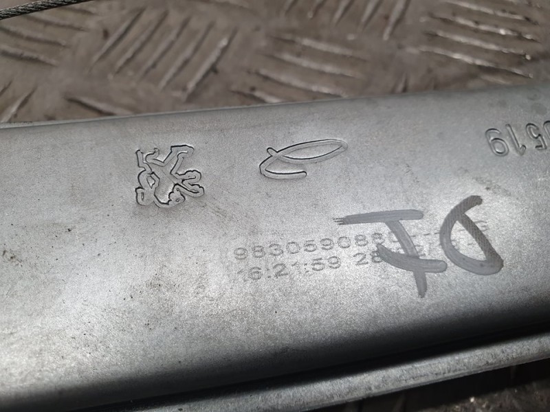 Recambio de elevalunas delantero izquierdo para peugeot 2008 (--.2013) signature 1.5 hdi 100 cv referencia OEM IAM 9830590880  E