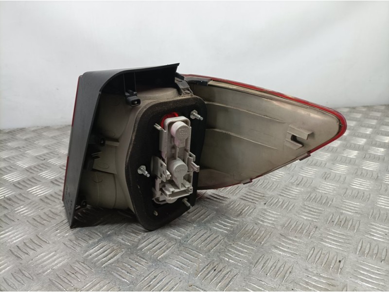 Recambio de piloto trasero izquierdo para mercedes-benz clase b (w245) 180 cdi (245.207) referencia OEM IAM A1698202564  EXTERIO