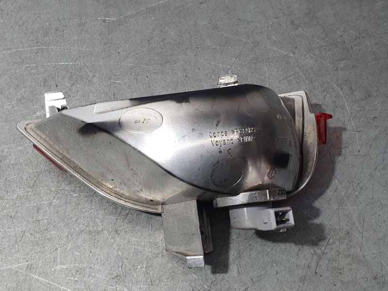 Recambio de piloto trasero izquierdo paragolpes para dacia sandero stepway referencia OEM IAM 265854470R  