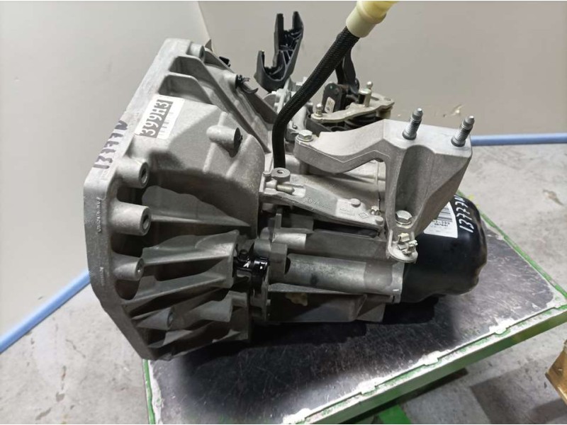 Recambio de caja cambios para dacia sandero stepway referencia OEM IAM JH3399 S267641 5VELOCIDADES