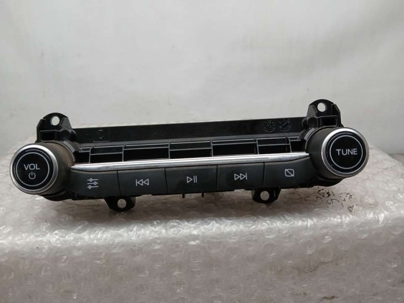 Recambio de mando radio para ford fiesta (ce1) trend referencia OEM IAM H1BT18K811HE  