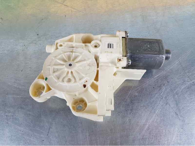 Recambio de motor elevalunas delantero derecho para ford focus sportbreak (cap) ghia referencia OEM IAM 0130822216 4M5T14553 2 P