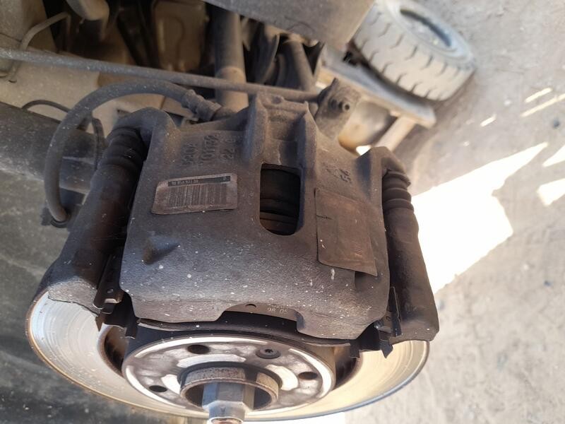 Recambio de pinza freno delantera derecha para citroën c3 iii (sx) 1.2 vti 82 referencia OEM IAM 1617292180  