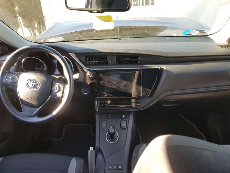 toyota auris del año 2018