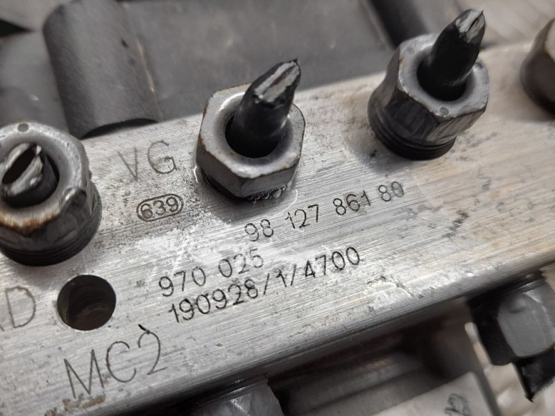 Recambio de abs para peugeot 308 allure referencia OEM IAM 9812786180  