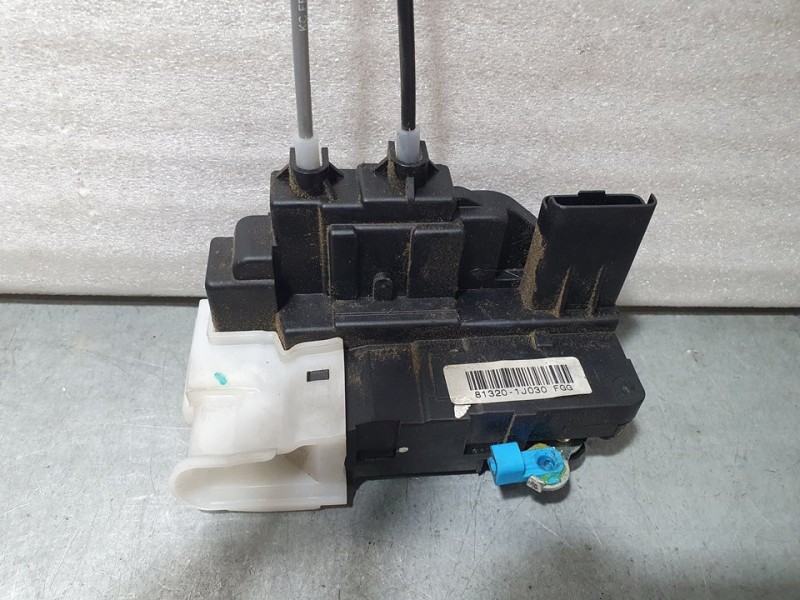 Recambio de cerradura puerta delantera derecha para hyundai i20 classic referencia OEM IAM 813201J030  4 PINES