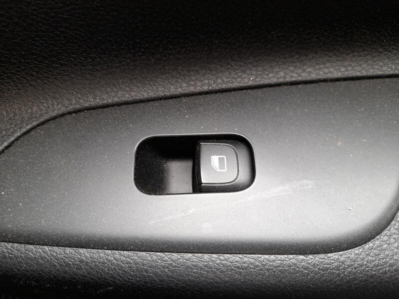 Recambio de mando elevalunas trasero derecho para kia stonic (yb) 1.0 t-gdi eco-dynamics+ referencia OEM IAM 93576H8000  