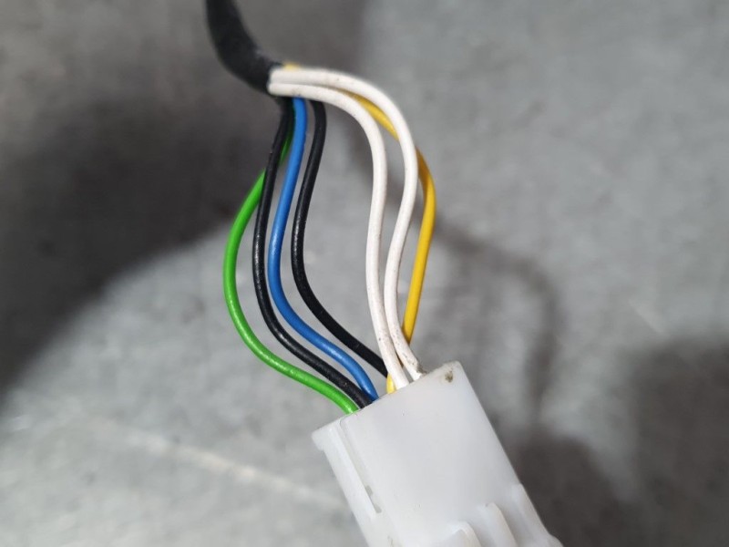 Recambio de retrovisor derecho para dacia sandero stepway referencia OEM IAM 963018898R  ELECTRICO 7 CABLES