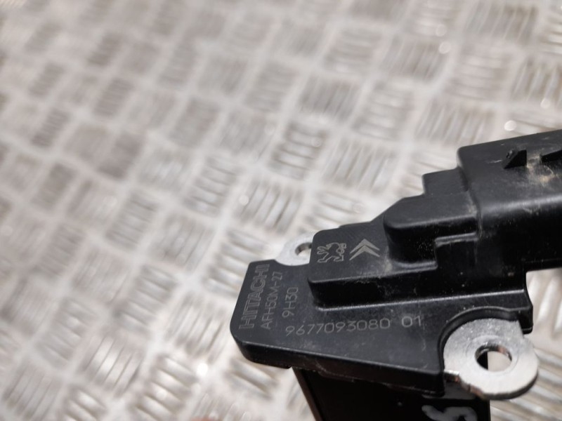 Recambio de caudalimetro para peugeot 308 allure referencia OEM IAM 9677093080 AFH50M27 HITACHI