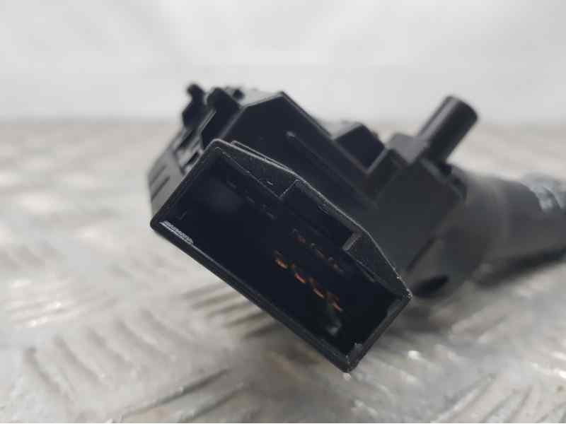Recambio de mando limpia para hyundai i20 classic referencia OEM IAM 934201J110  