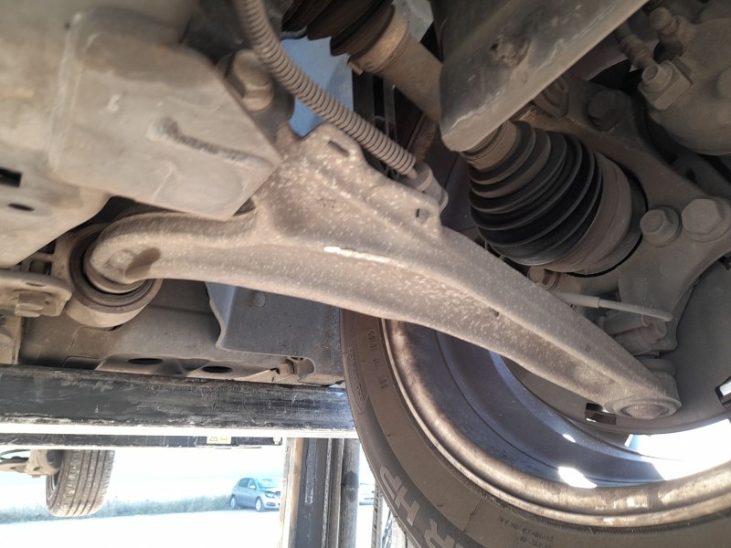 Recambio de brazo suspension inferior delantero izquierdo para chevrolet cruze hatchback (j305) 2.0 cdi referencia OEM IAM 13334