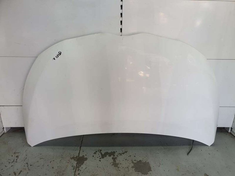 Recambio de capot para toyota verso active referencia OEM IAM 533010F020  