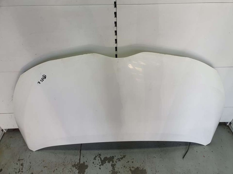 Recambio de capot para toyota verso active referencia OEM IAM 533010F020  