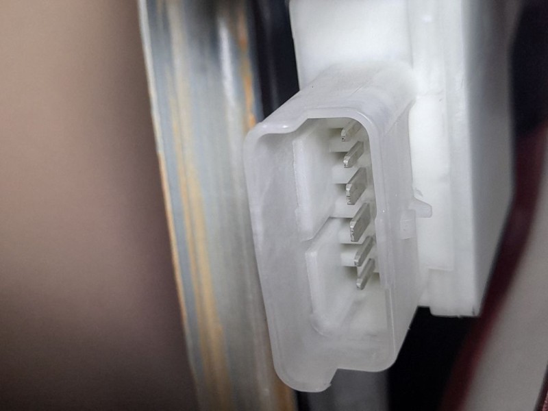 Recambio de elevalunas trasero izquierdo para peugeot 308 allure referencia OEM IAM 9826080480  ELECTRICO 6 PINES