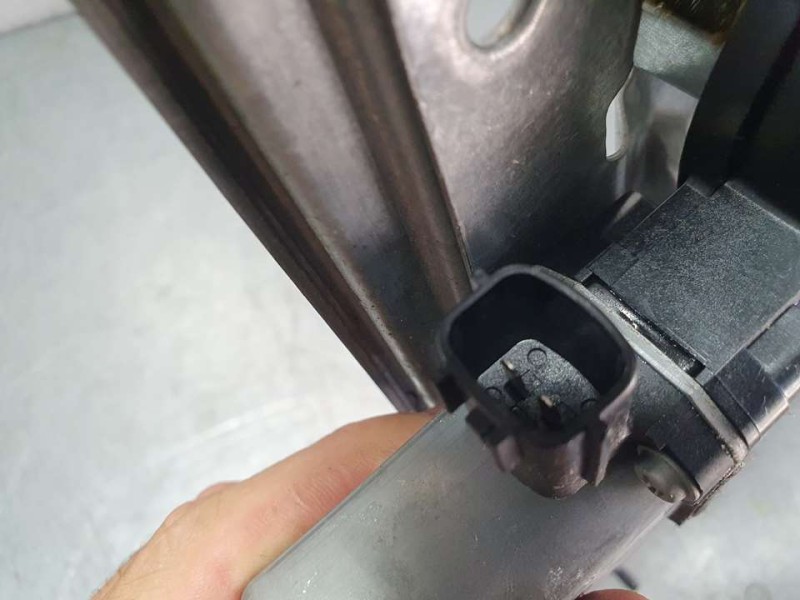 Recambio de elevalunas trasero derecho para dacia lodgy ambiance referencia OEM IAM 827202127R  ELECTRICO 2 PINES