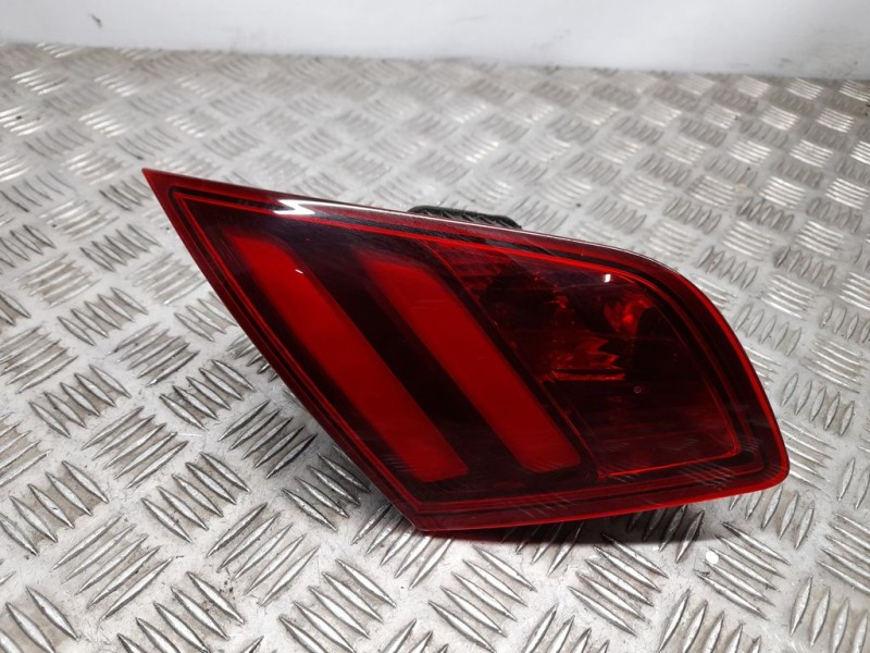 Recambio de piloto trasero izquierdo para peugeot 308 allure referencia OEM IAM 9677818380 81260101 INTERIOR