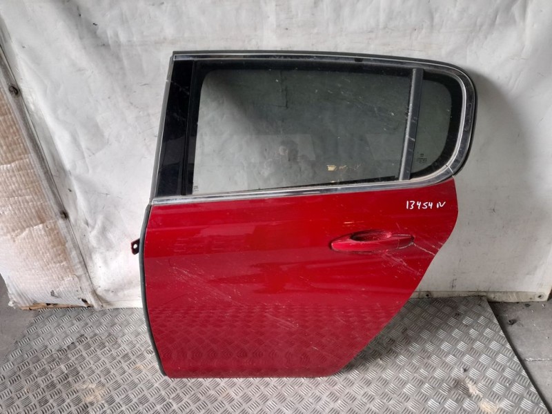 Recambio de puerta trasera izquierda para peugeot 308 allure referencia OEM IAM 9802165680  
